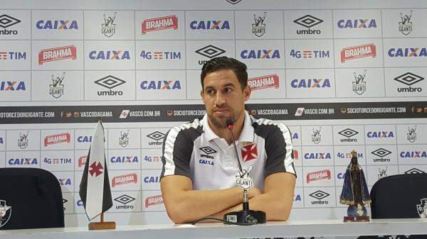 Martín Silva acredita que pouco tempo para treinos tem prejudicado defesa do Vasco