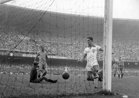 Ademir de Menezes foi o artilheiro da Copa de 1950
