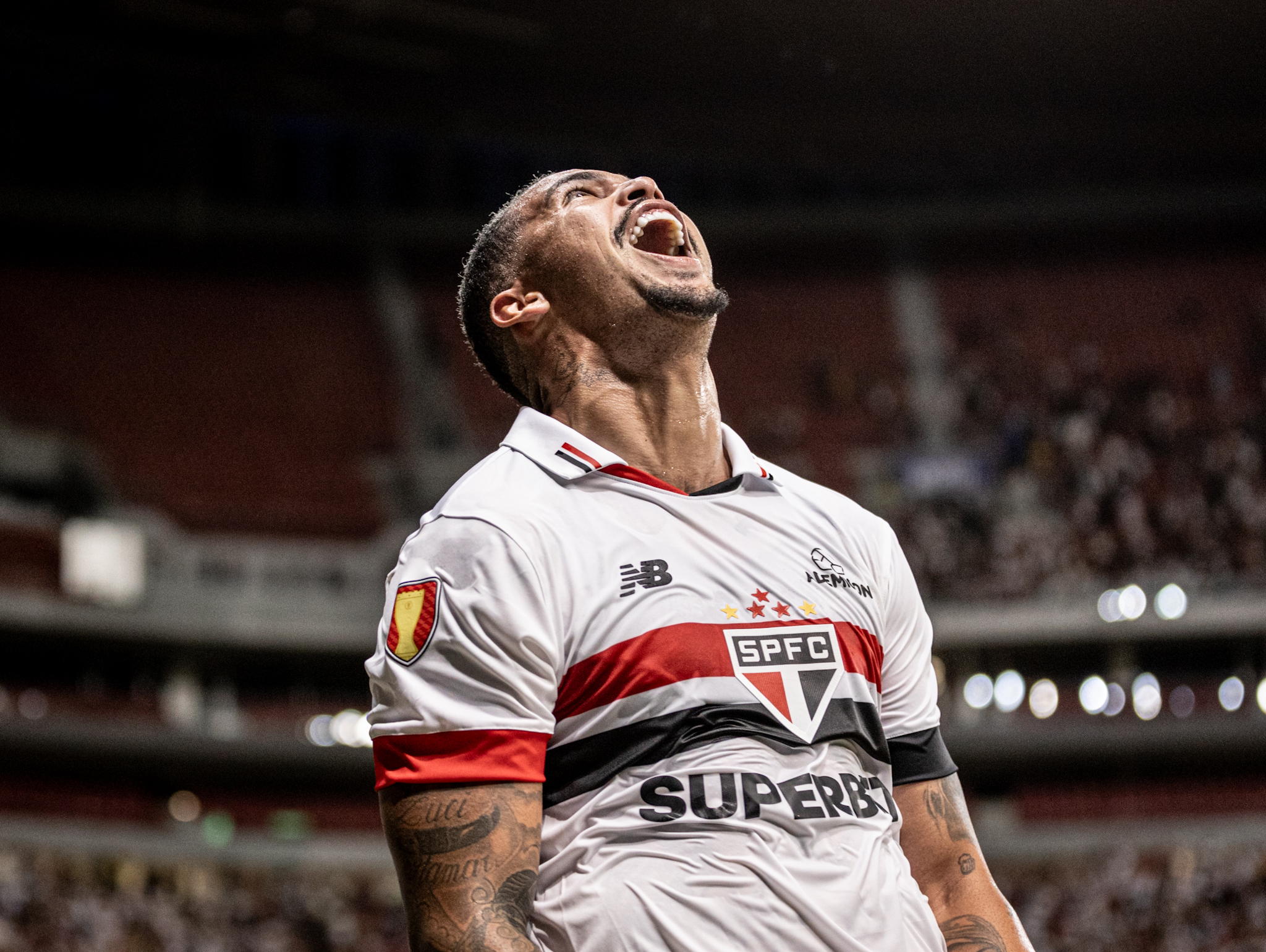 Luciano comemora gol marcado contra a Inter de Limeira (Julio Cesar Silva/Agência Paulistão)